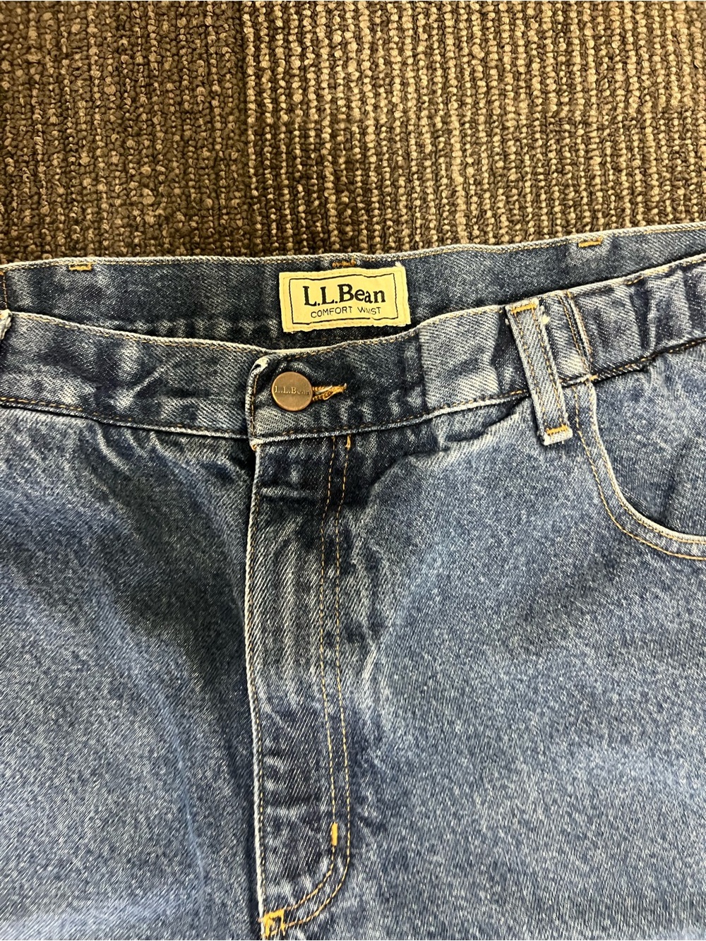 L.L. Bean Relaxed Straight Dark Blue Men's Jeans - Picture 4 of 5